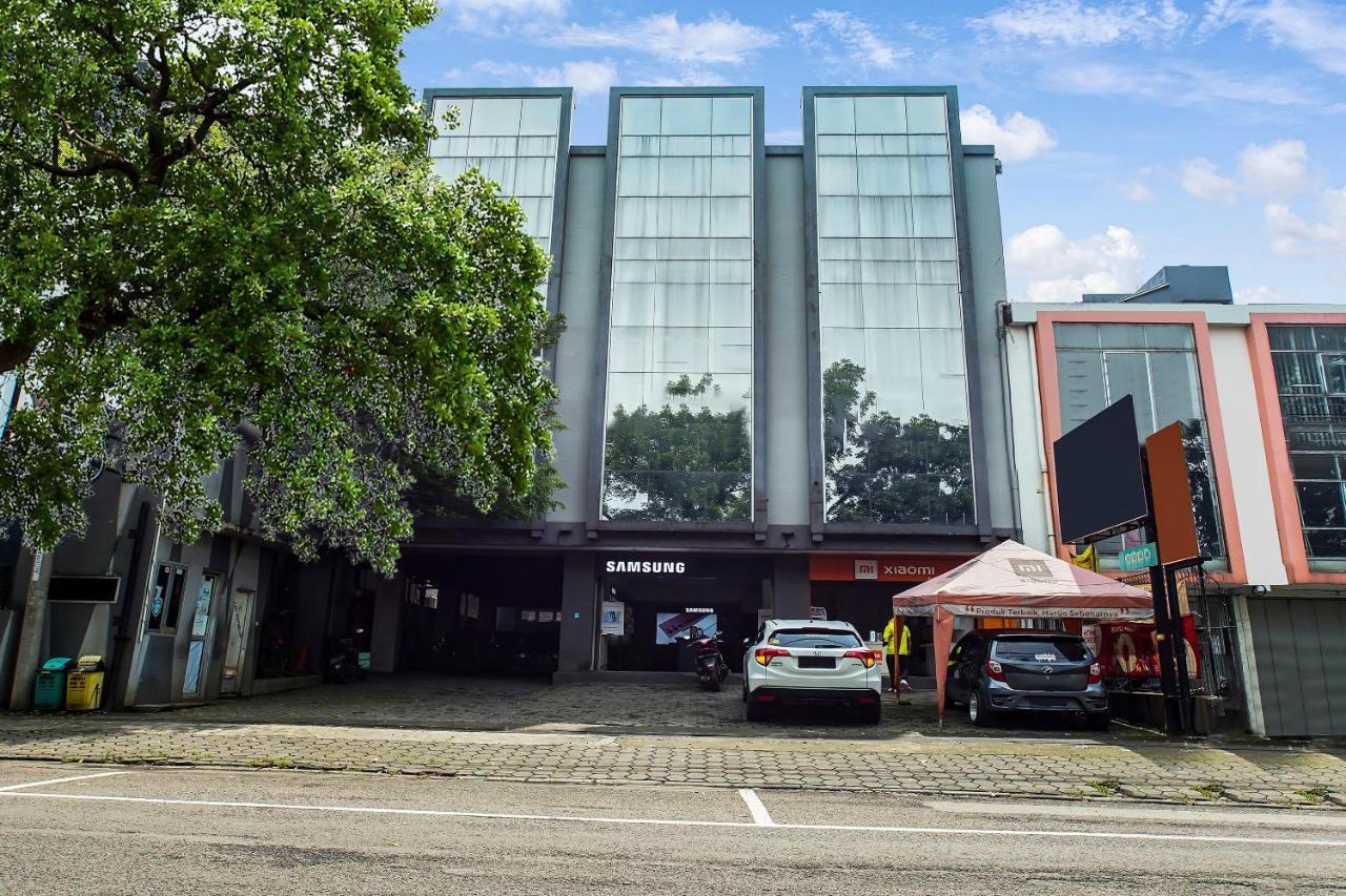 Reddoorz @ Pelajar Pejuang 3 Hotel Bandung Exterior photo