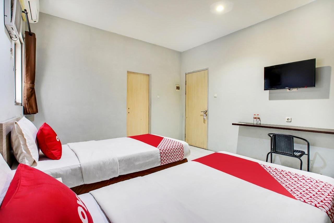 Reddoorz @ Pelajar Pejuang 3 Hotel Bandung Exterior photo