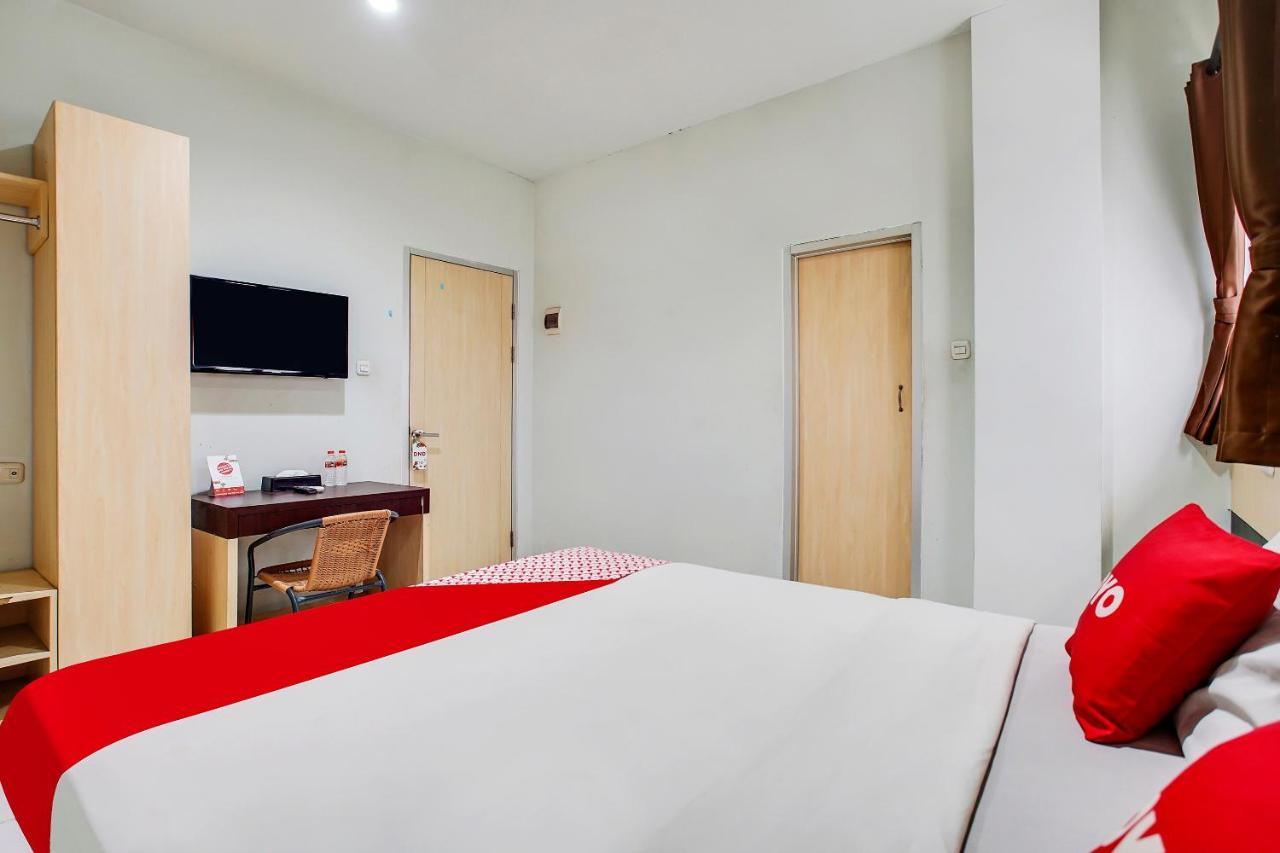 Reddoorz @ Pelajar Pejuang 3 Hotel Bandung Exterior photo