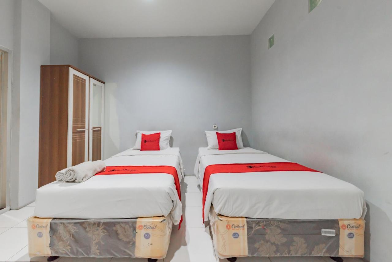 Reddoorz @ Pelajar Pejuang 3 Hotel Bandung Exterior photo