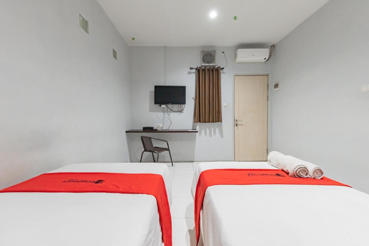 Reddoorz @ Pelajar Pejuang 3 Hotel Bandung Exterior photo