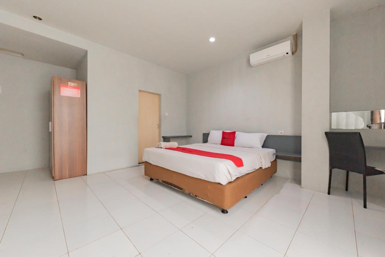 Reddoorz @ Pelajar Pejuang 3 Hotel Bandung Exterior photo